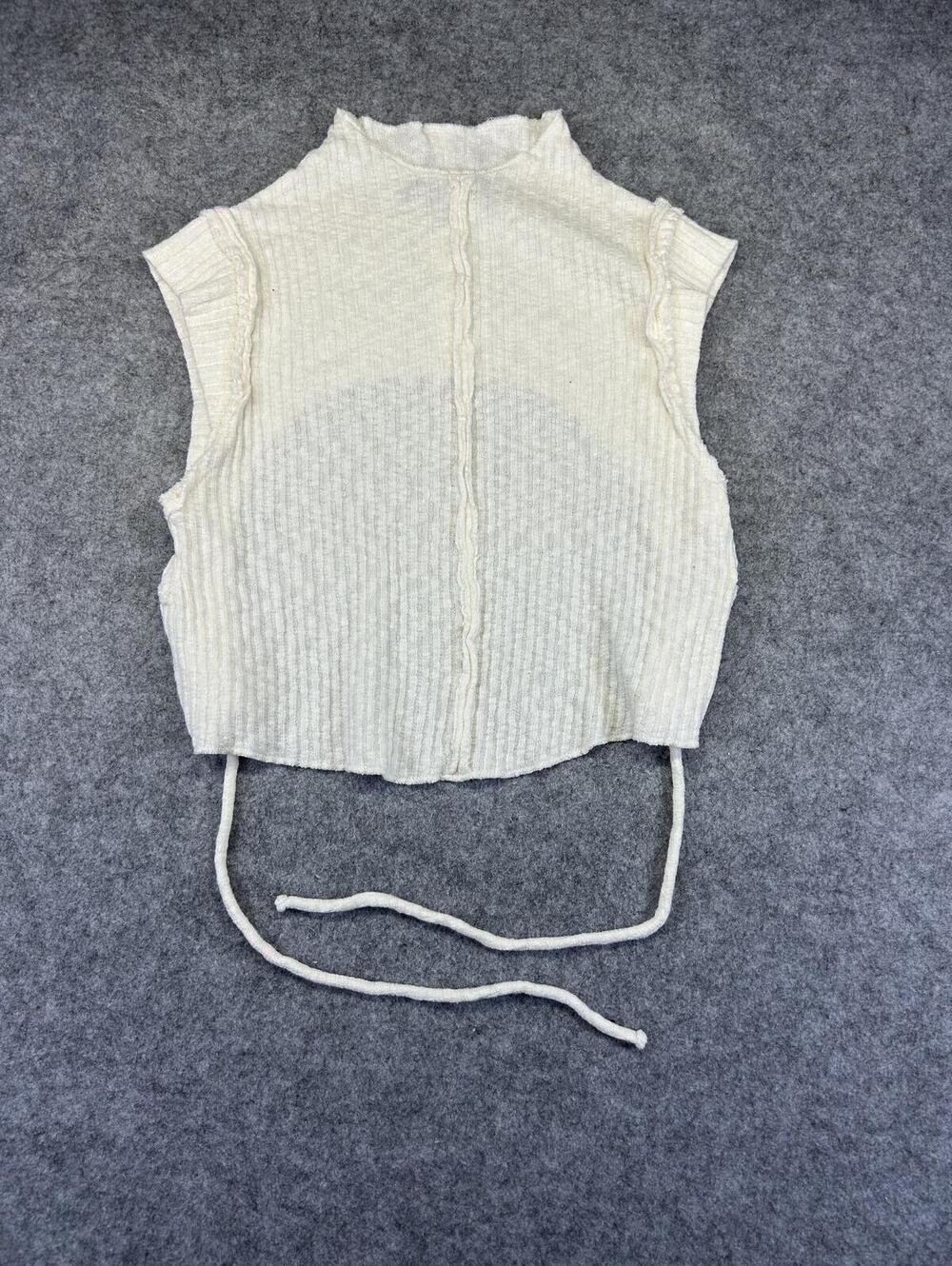 NWOT Urban Outfitters Ribbed Crop Vest Tie Back Sz M Babydoll Summer Streetwear
